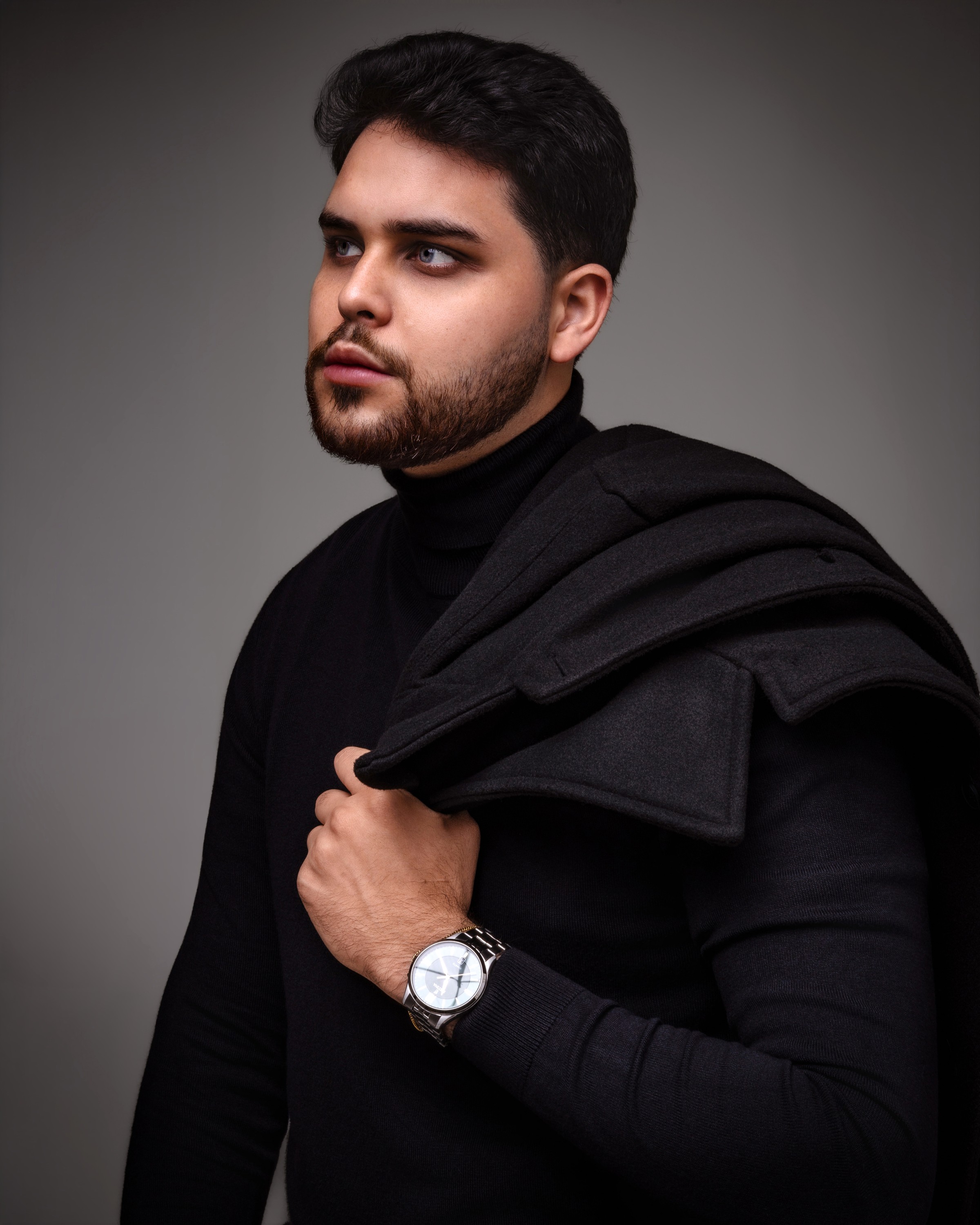 Retrato con vestuario negro